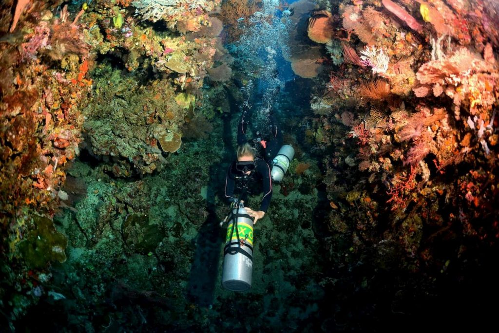 Having a good buoyancy control helps a lot reducing your air consumption